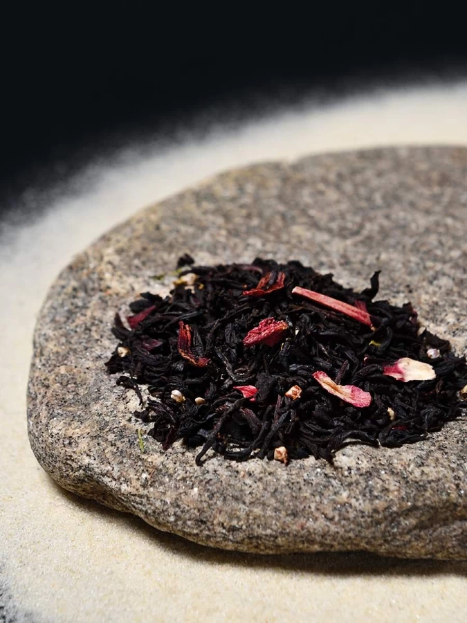 Фото: Чёрный чай с ароматом японской сакуры, 100 г.